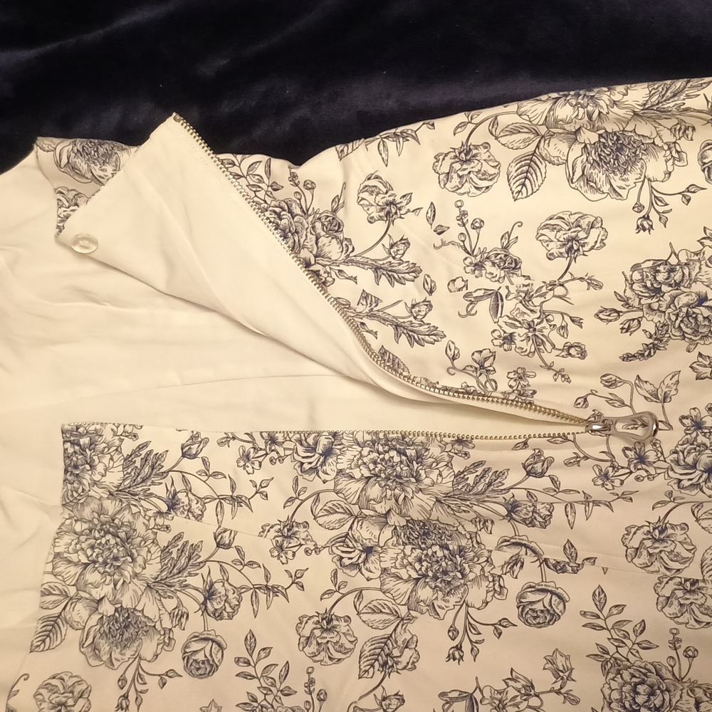 Christian Lacroix Toile De Jouy Dress - Size 0 - Classic French Floral Design - Picture 10 of 12